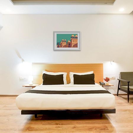 Super Townhouse Gomti Nagar Matiyari Hotel Chinhat Exterior foto