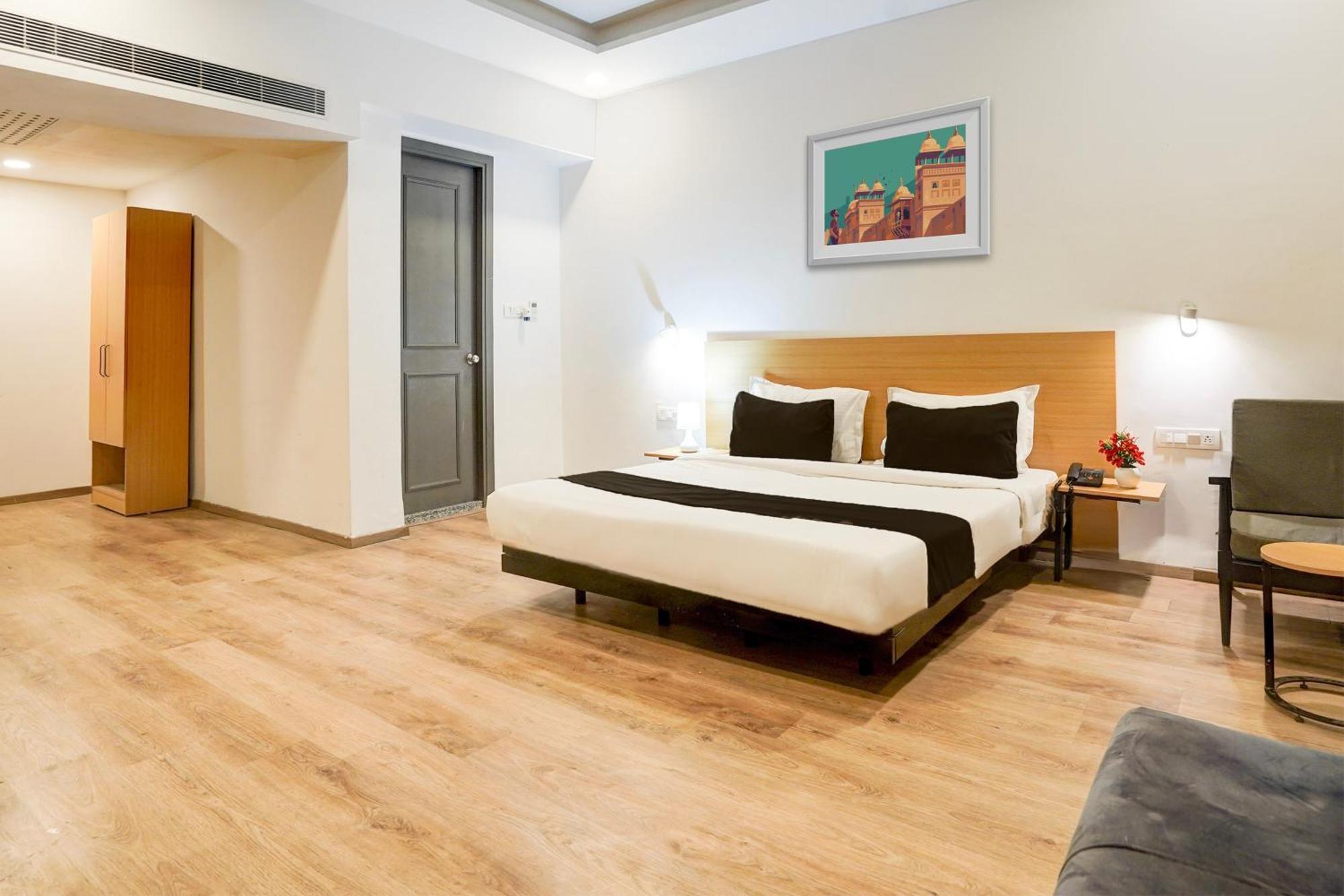 Super Townhouse Gomti Nagar Matiyari Hotel Chinhat Exterior foto