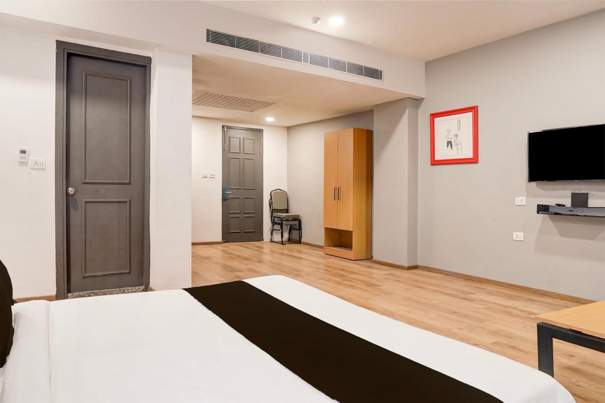 Super Townhouse Gomti Nagar Matiyari Hotel Chinhat Exterior foto