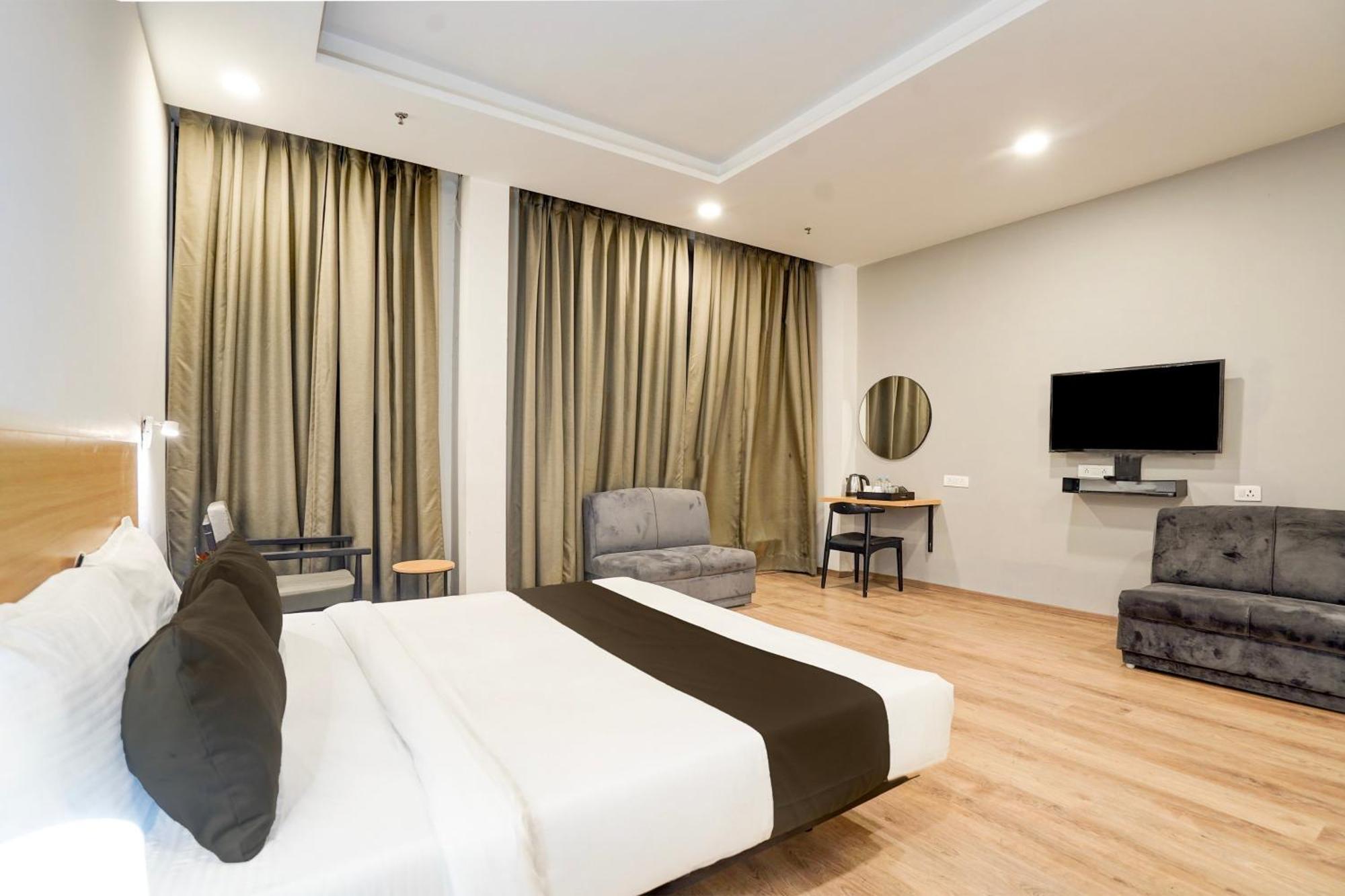 Super Townhouse Gomti Nagar Matiyari Hotel Chinhat Exterior foto