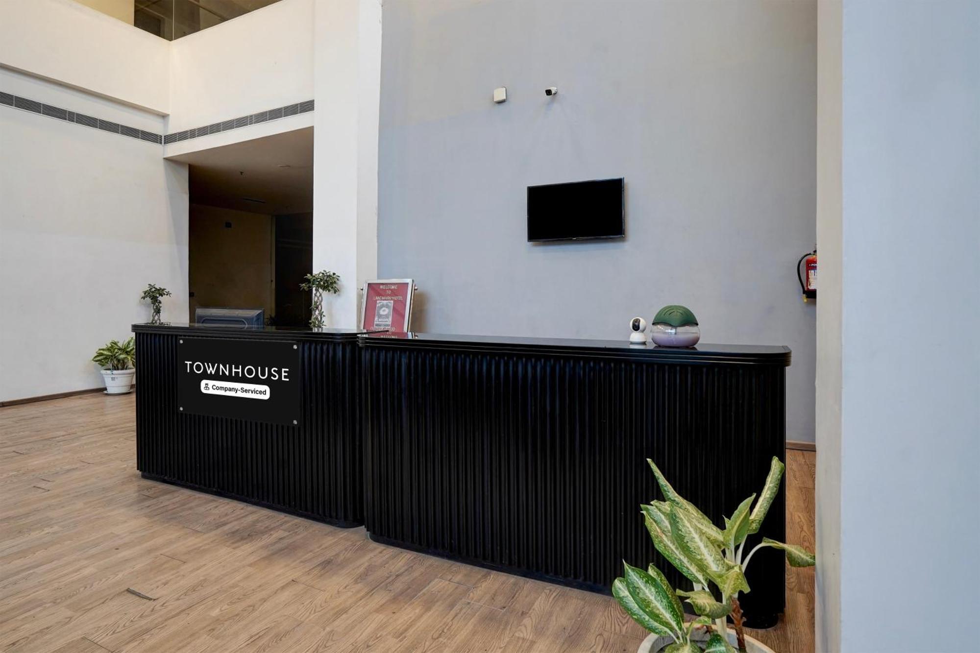 Super Townhouse Gomti Nagar Matiyari Hotel Chinhat Exterior foto